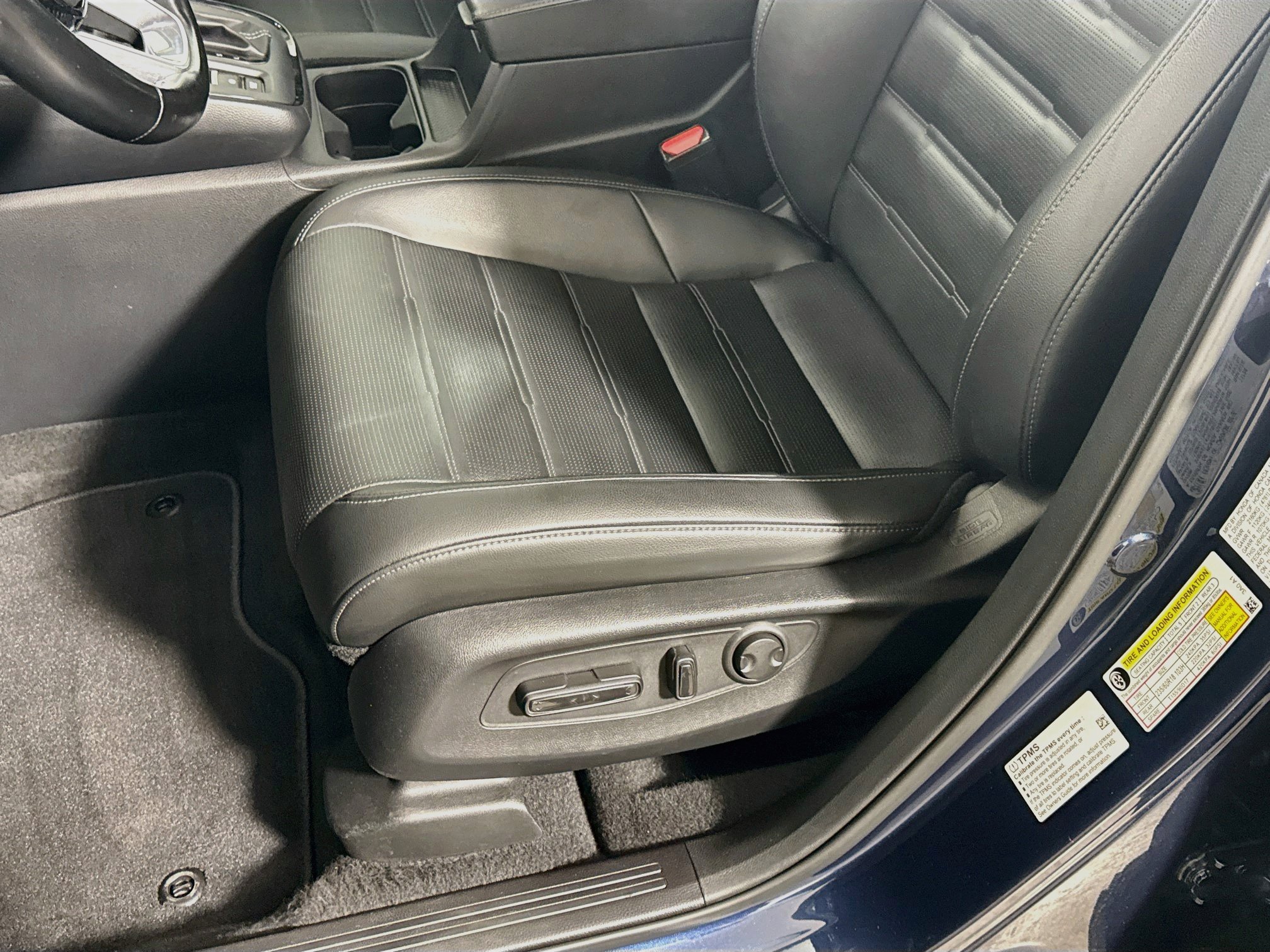 Used 2025 Honda CR-V EX-L image 19