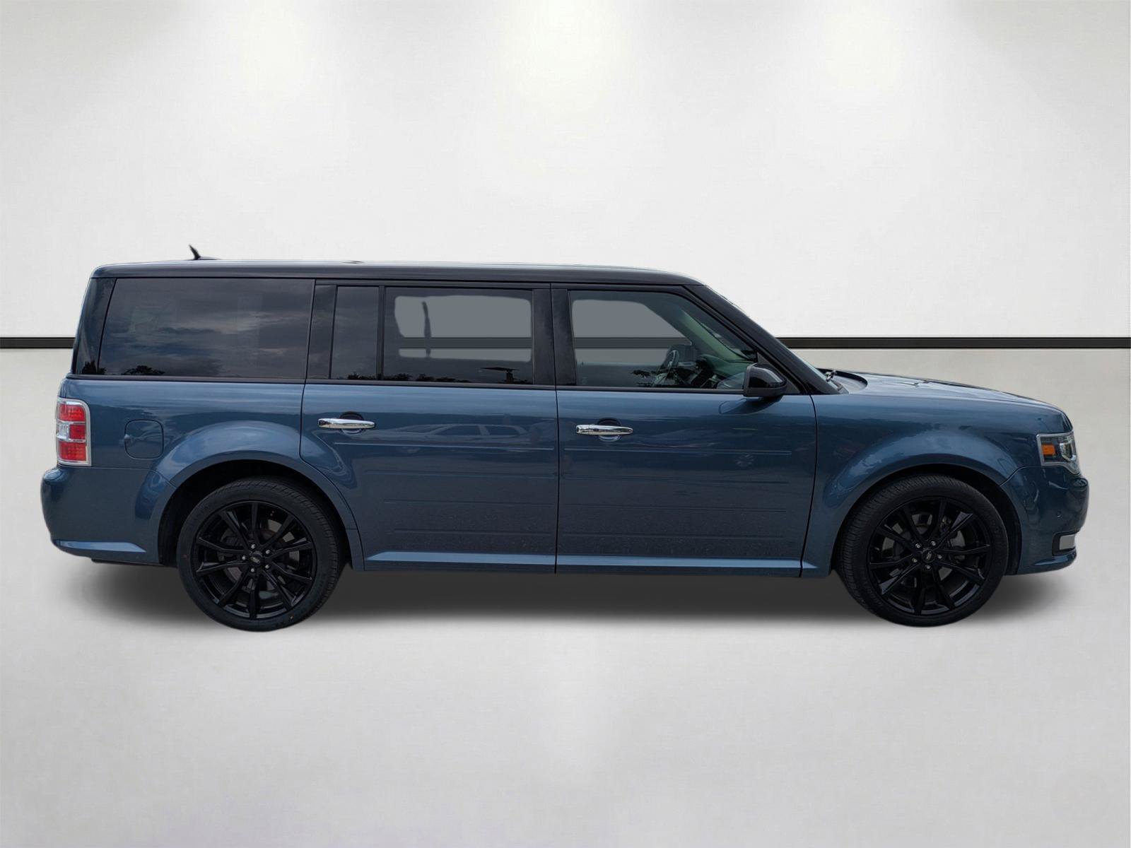 Used 2019 Ford Flex Limited w/ Equipment Group 303A AWD/4WD image 4