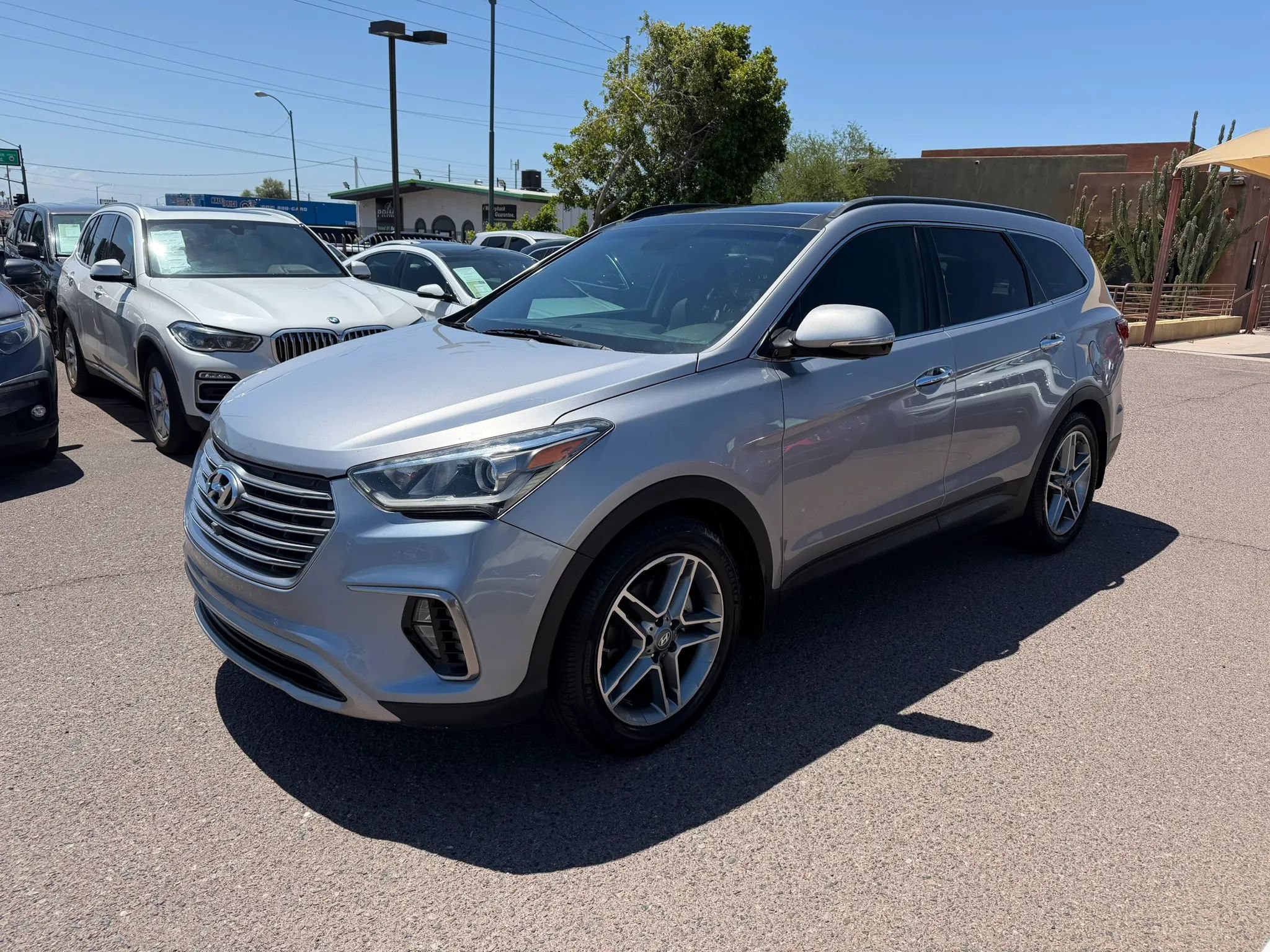 Used 2017 Hyundai Santa Fe FWD w/ Cargo Package image 1