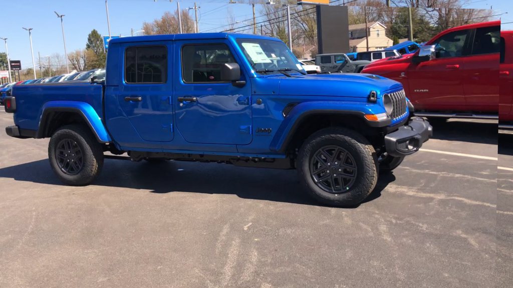 New 2026 Jeep Gladiator Sport AWD/4WD image 2