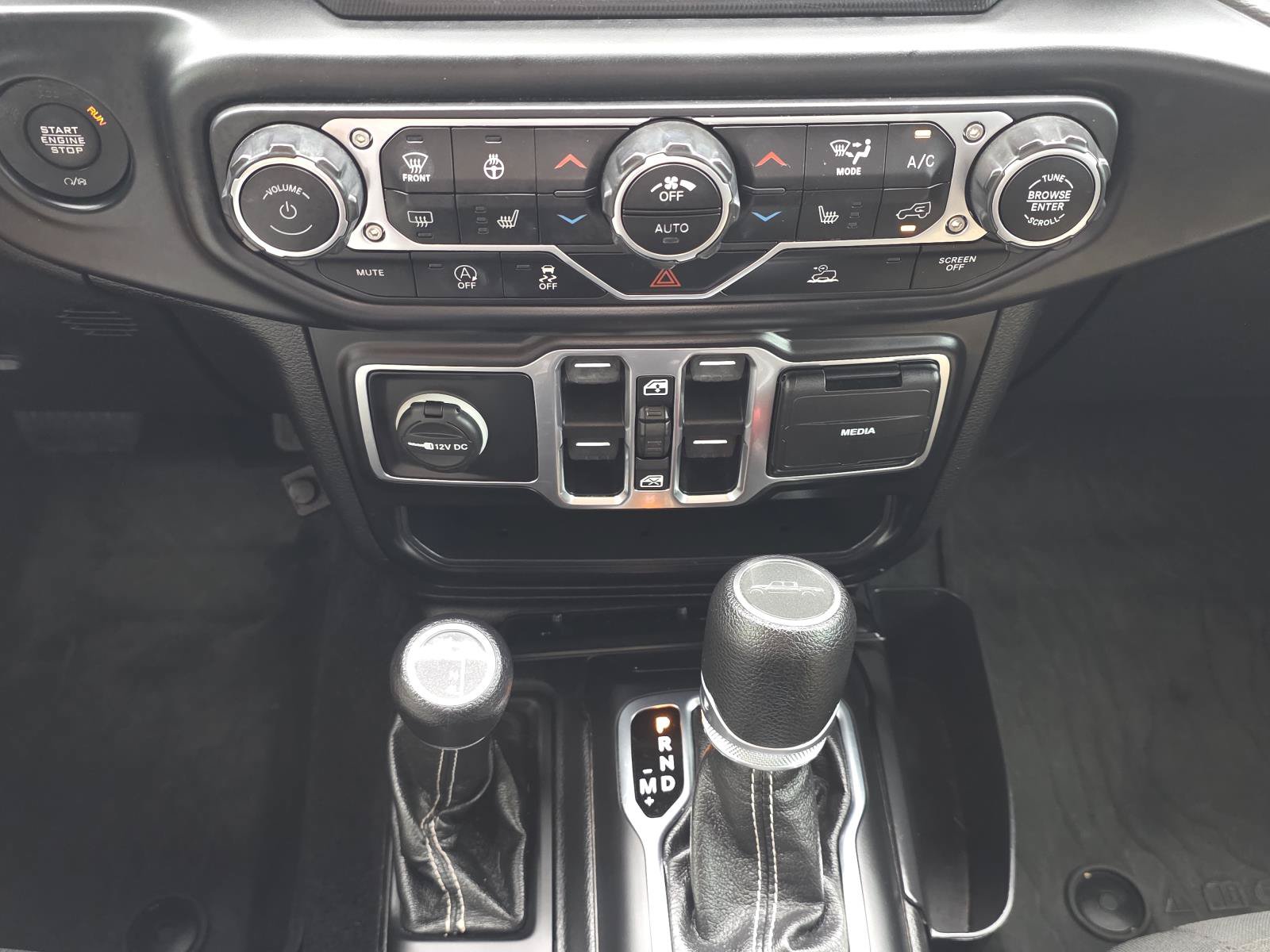 Used 2020 Jeep Gladiator Overland AWD/4WD image 24