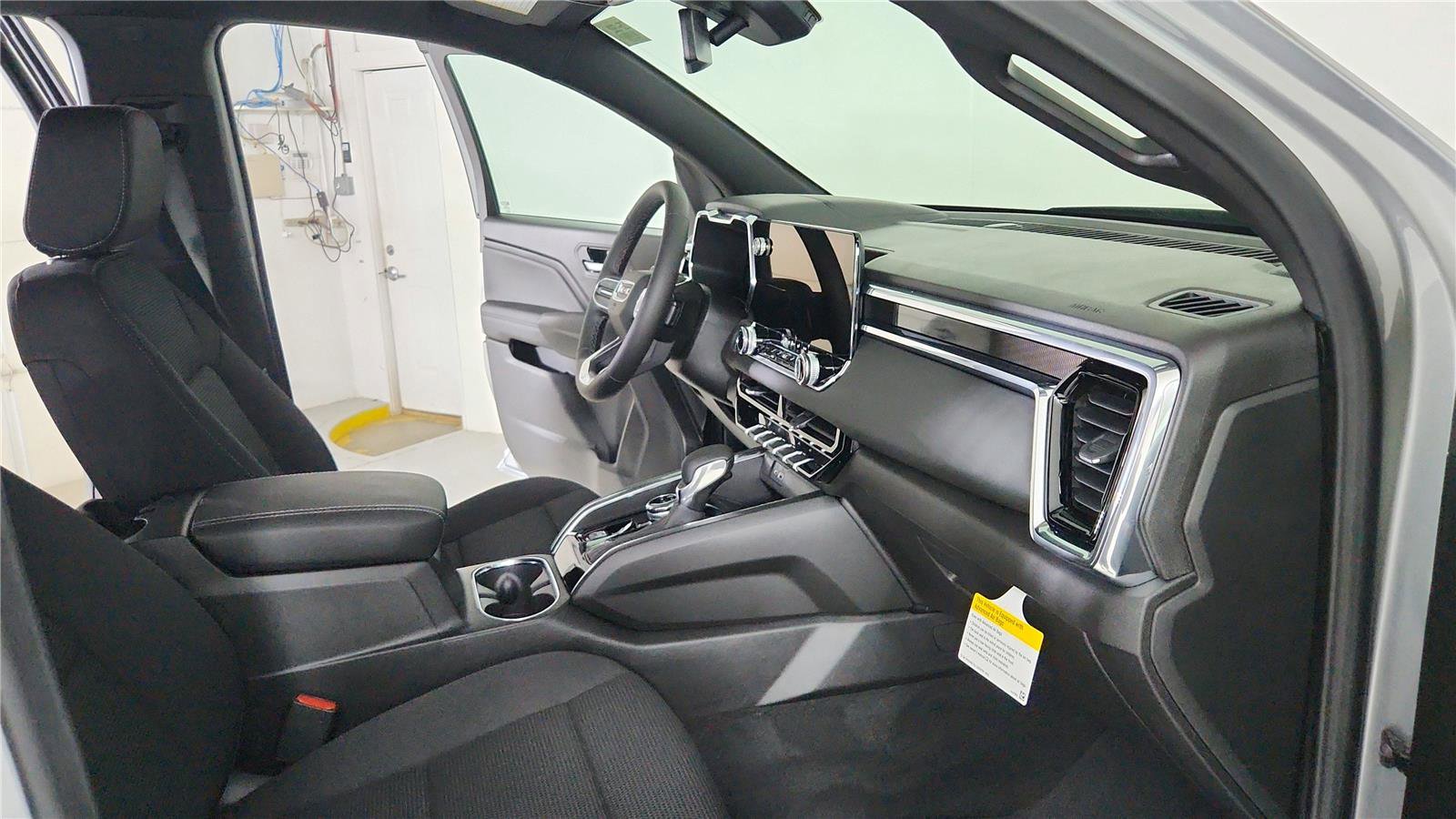 Used 2026 GMC Canyon Elevation image 21