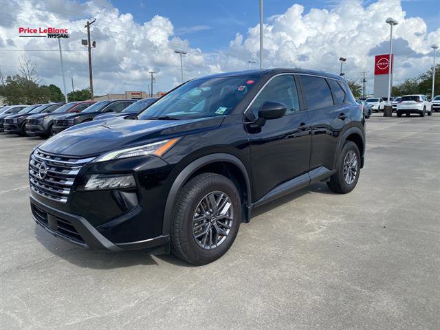 Used 2025 Nissan Rogue S image 27