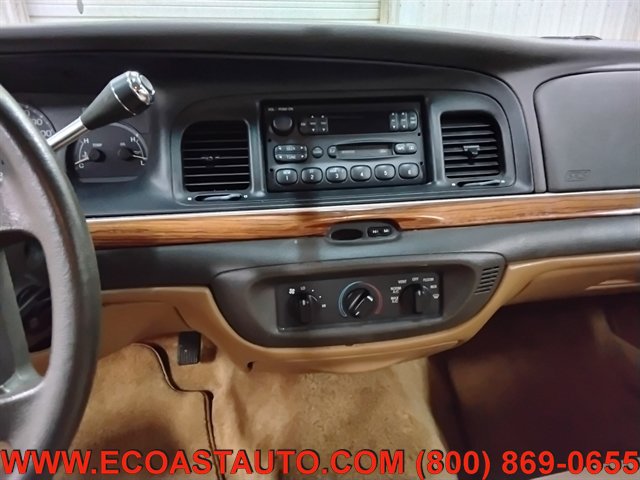 Used 1995 Ford Crown Victoria RWD image 12