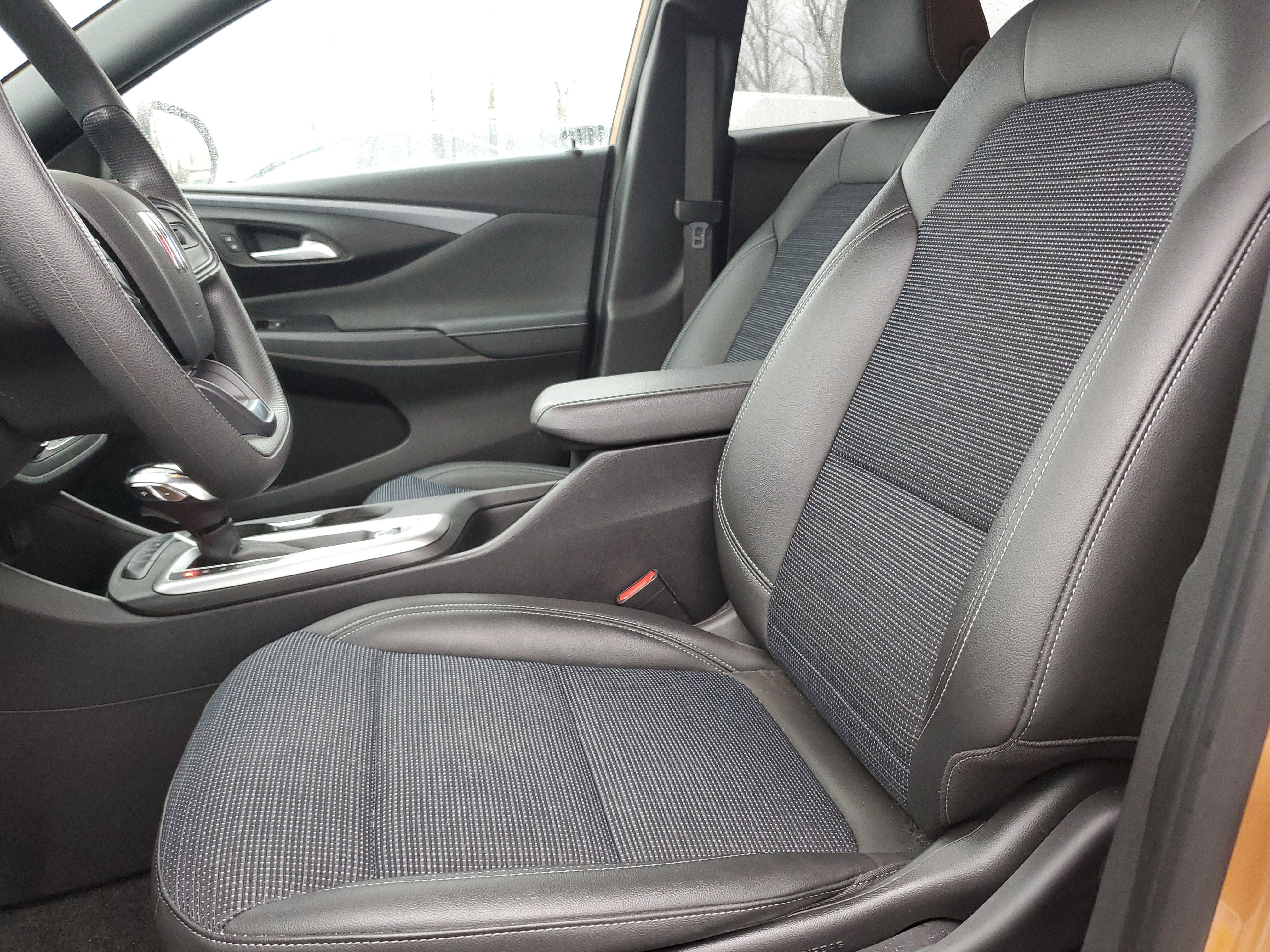 Used 2024 Buick Envista Preferred w/ Advanced Safety Package image 27