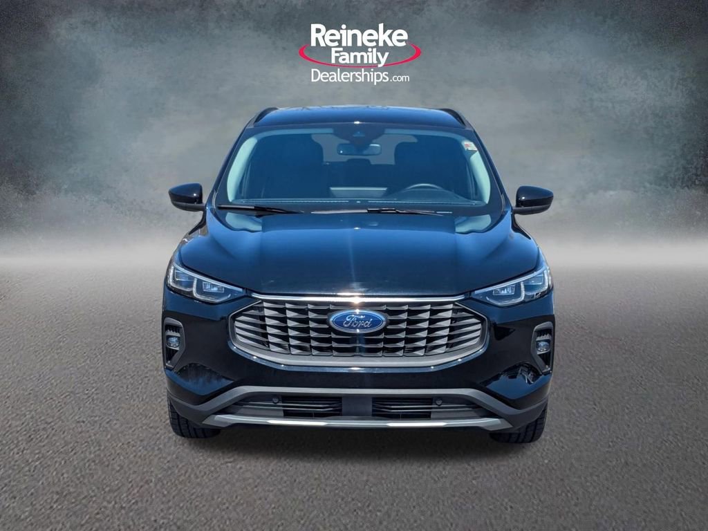 Used 2025 Ford Escape Platinum image 2