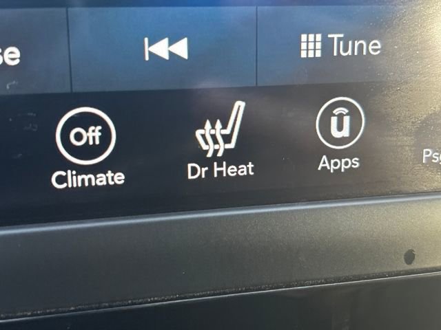 Used 2018 Chrysler Pacifica Touring-L w/ Tire & Wheel Group image 16