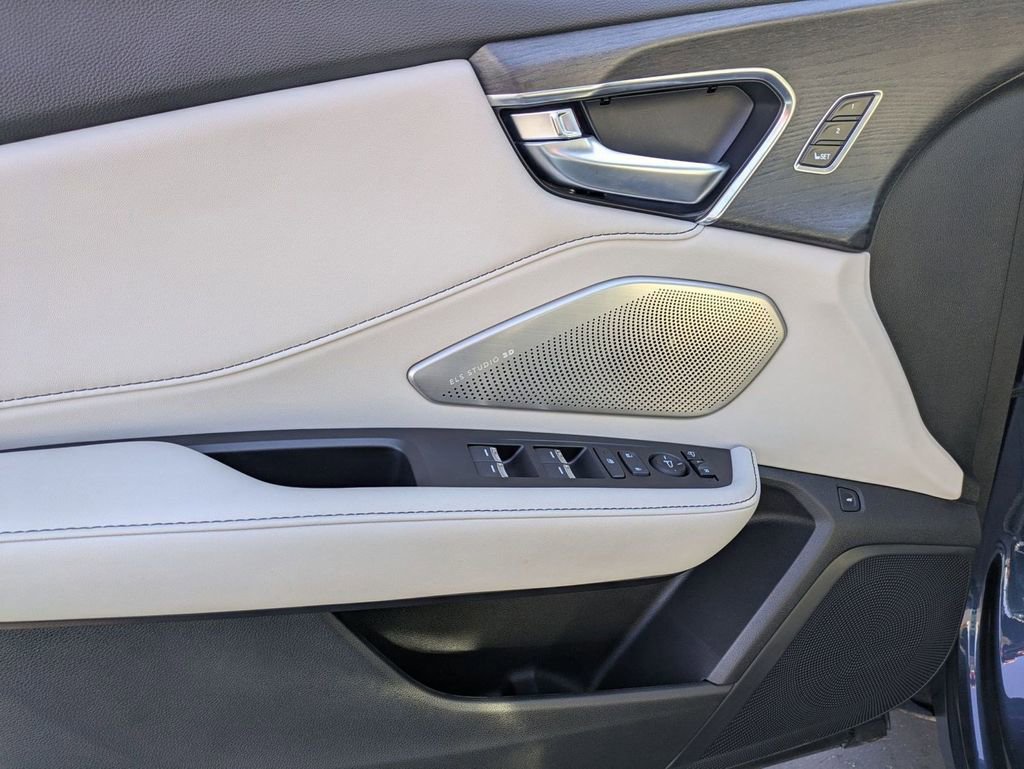 Used 2025 Acura RDX SH-AWD w/ Advance Package image 5