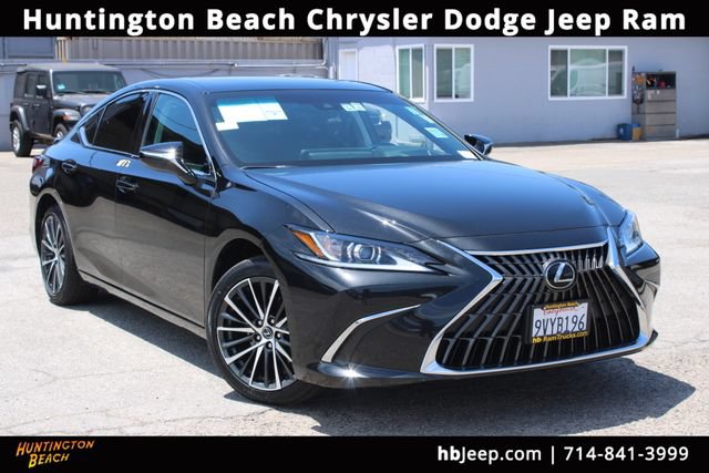 Used 2025 Lexus ES 300h w/ Premium Package