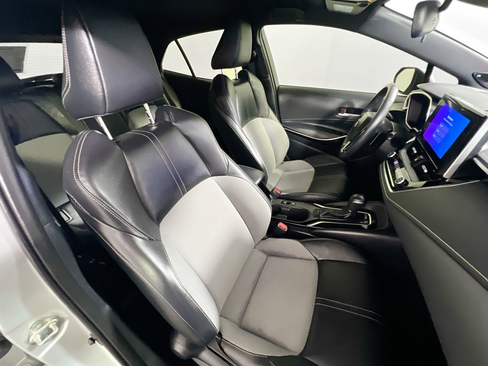 Used 2024 Toyota Corolla XSE image 31