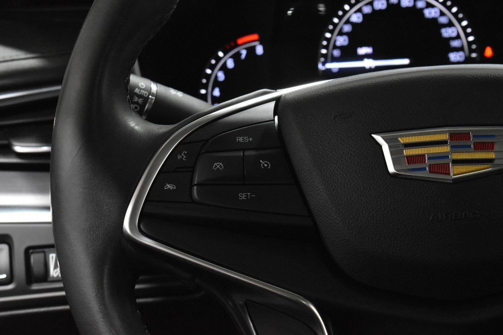 Used 2018 Cadillac XT5 Luxury w/ Driver Awareness Package image 7