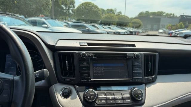 Used 2018 Toyota RAV4 XLE w/ Plus Extra Value Package AWD/4WD image 11