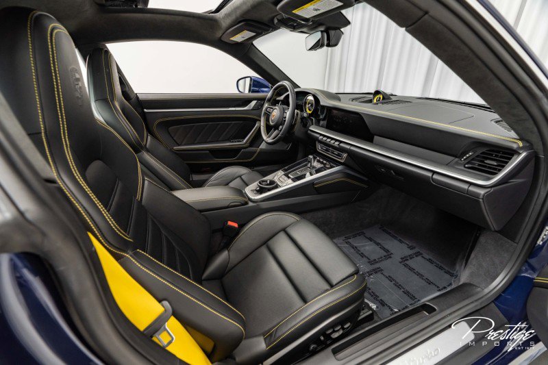 Used 2022 Porsche 911 Turbo image 40