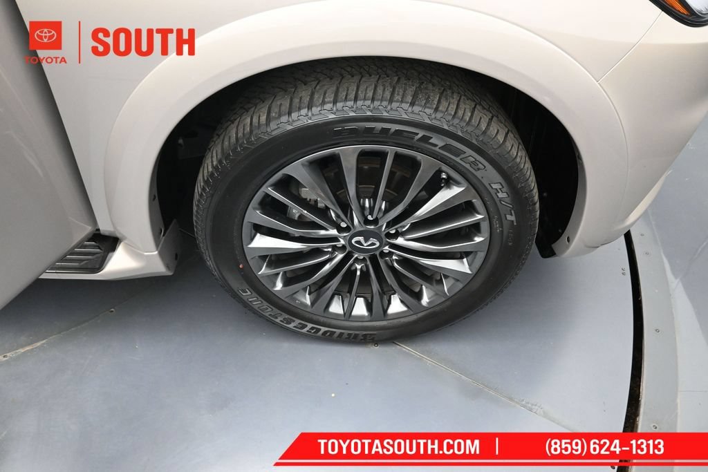 Used 2024 INFINITI QX80 Sensory AWD/4WD image 41