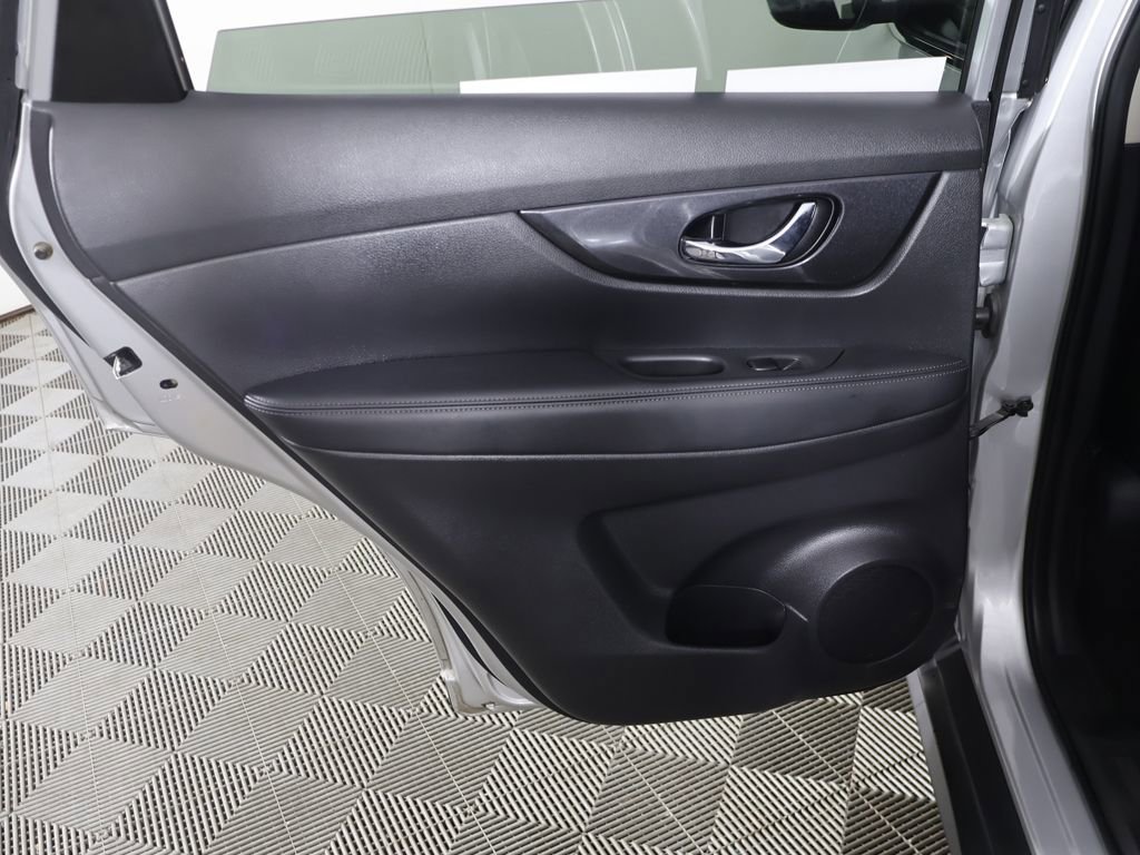 Used 2019 Nissan Rogue SV AWD/4WD image 23