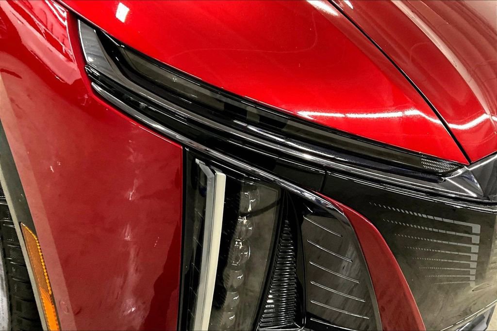 Certified 2024 Cadillac Lyriq Sport AWD/4WD image 32