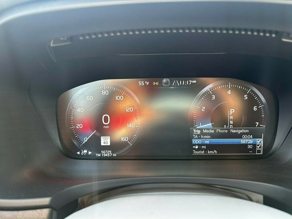 Used 2018 Volvo V90 T6 Cross Country image 24