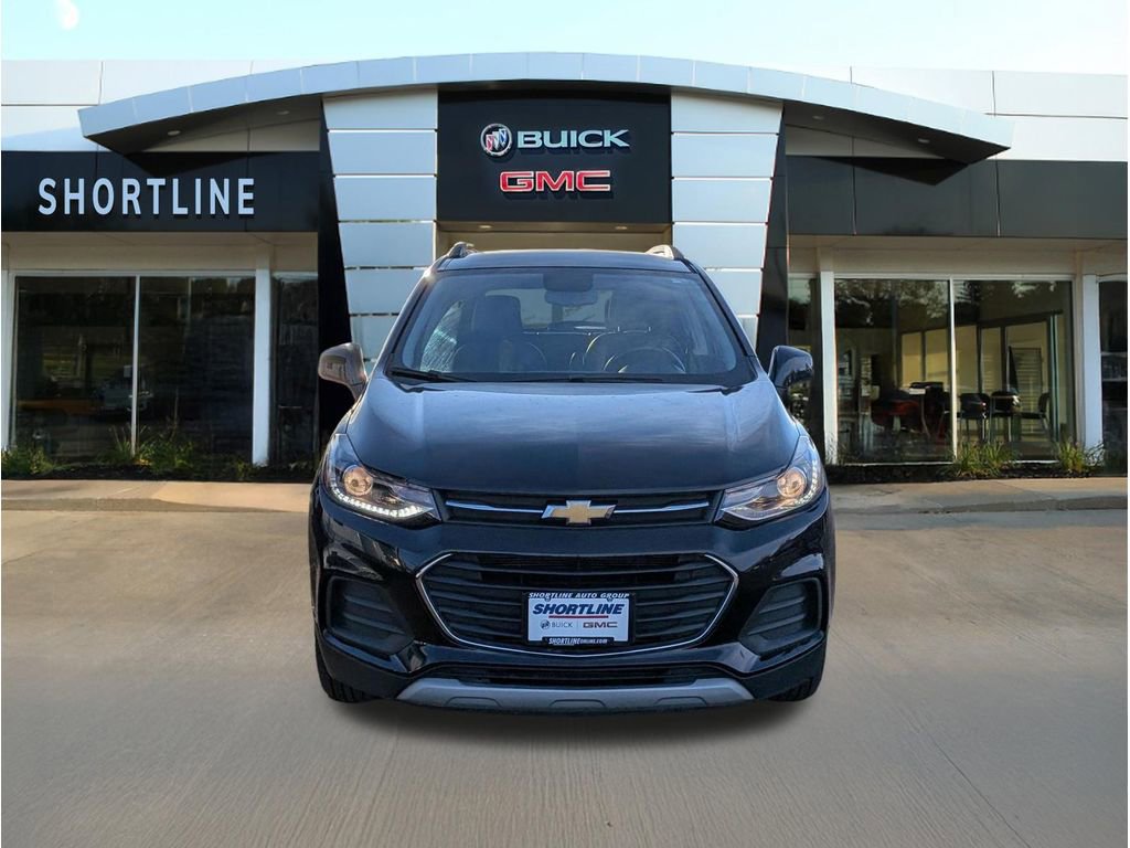 Used 2022 Chevrolet Trax LT w/ LT Convenience Package image 9