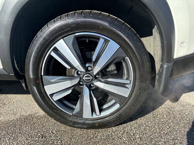 Used 2023 Nissan Rogue SL w/ SL Premium Package image 13