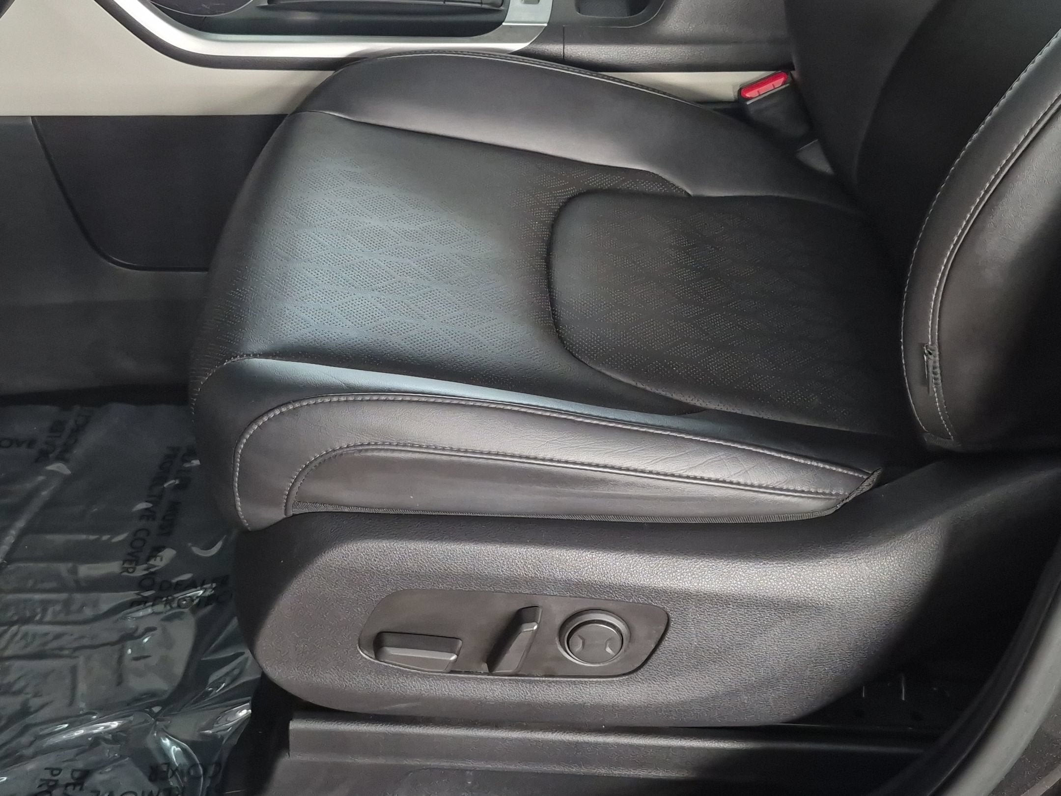 Used 2024 Kia Carnival LX FWD image 14