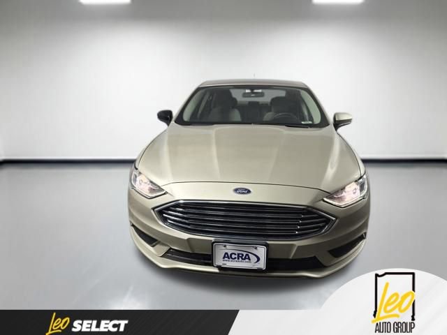 Used 2018 Ford Fusion SE FWD image 2