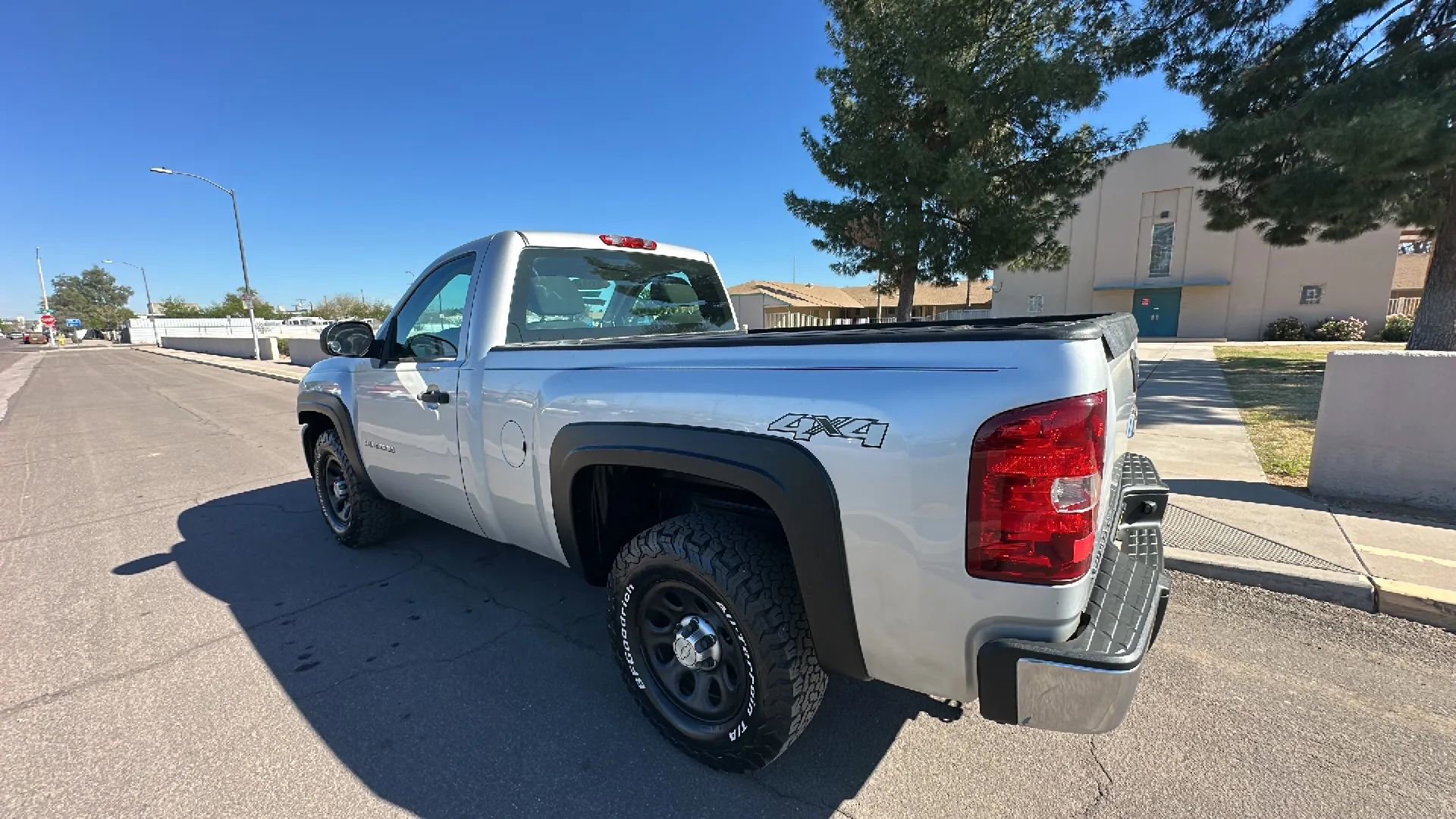 Used 2010 Chevrolet Silverado 1500 W/T image 2