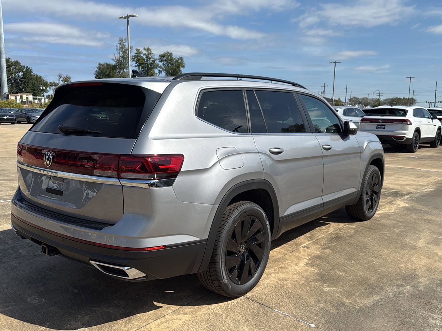 New 2026 Volkswagen Atlas SE image 5
