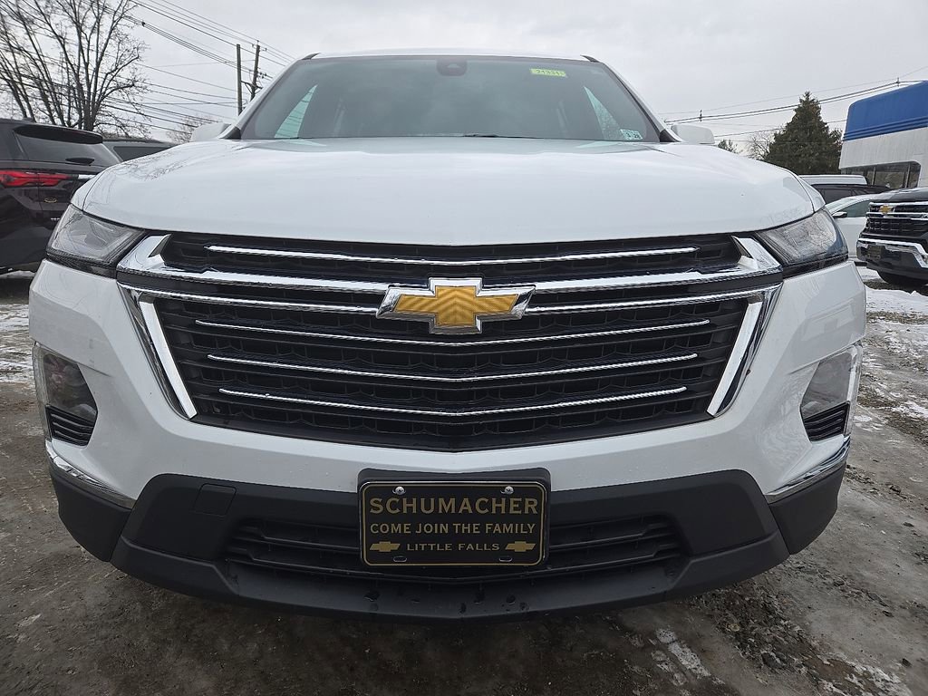 Used 2023 Chevrolet Traverse LT image 3
