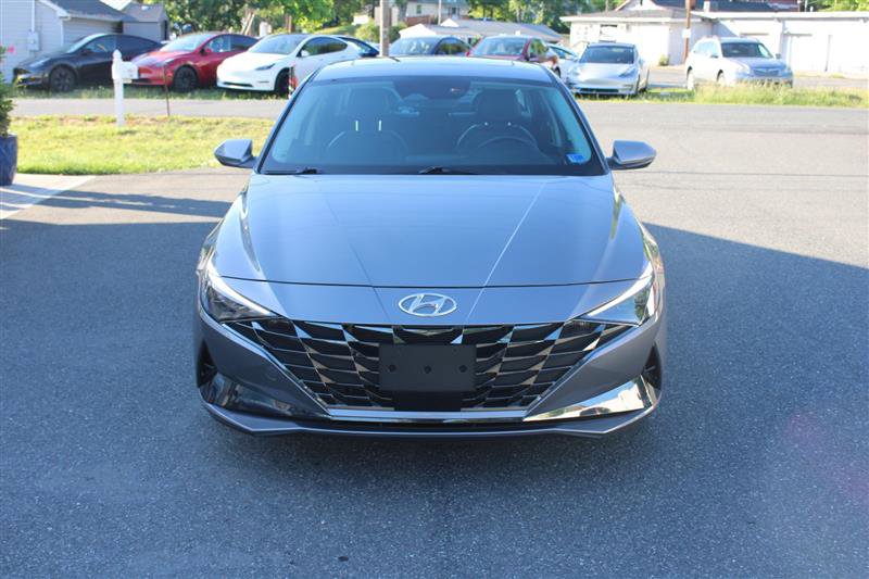 Used 2023 Hyundai Elantra Limited FWD image 2