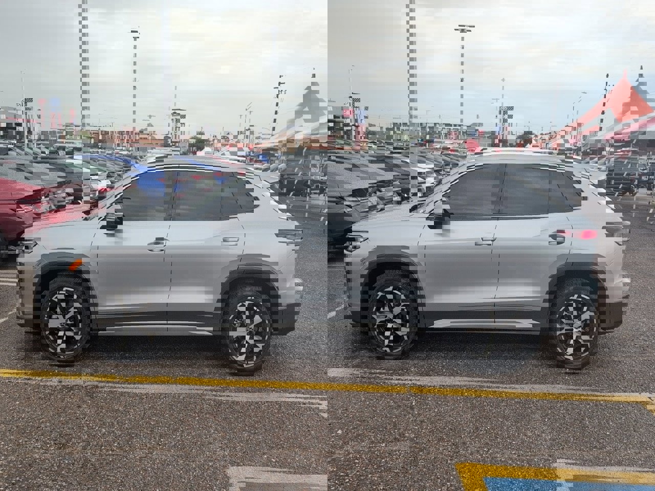 Used 2025 Volkswagen Tiguan SE
