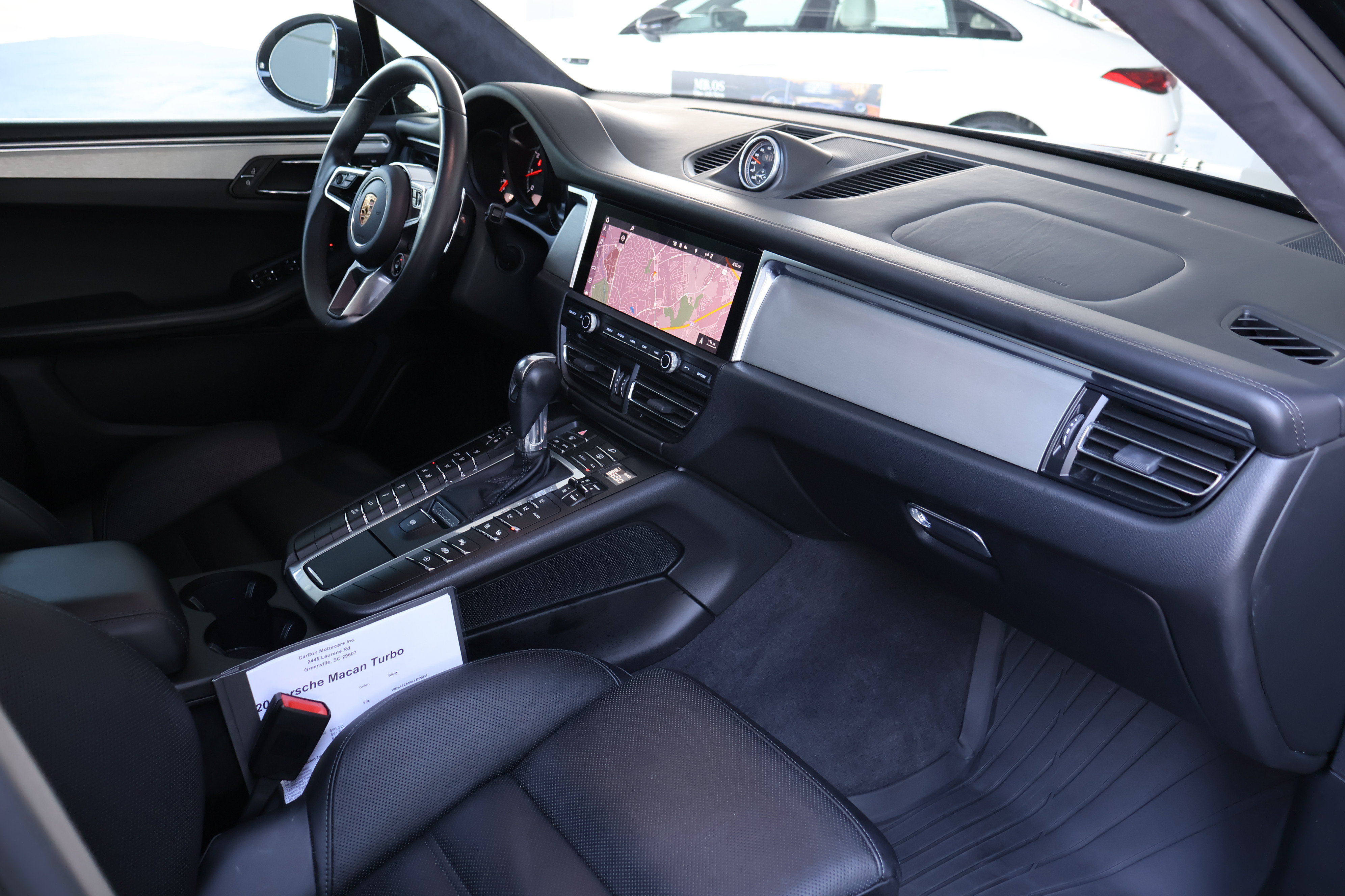 Used 2020 Porsche Macan Turbo AWD/4WD image 32