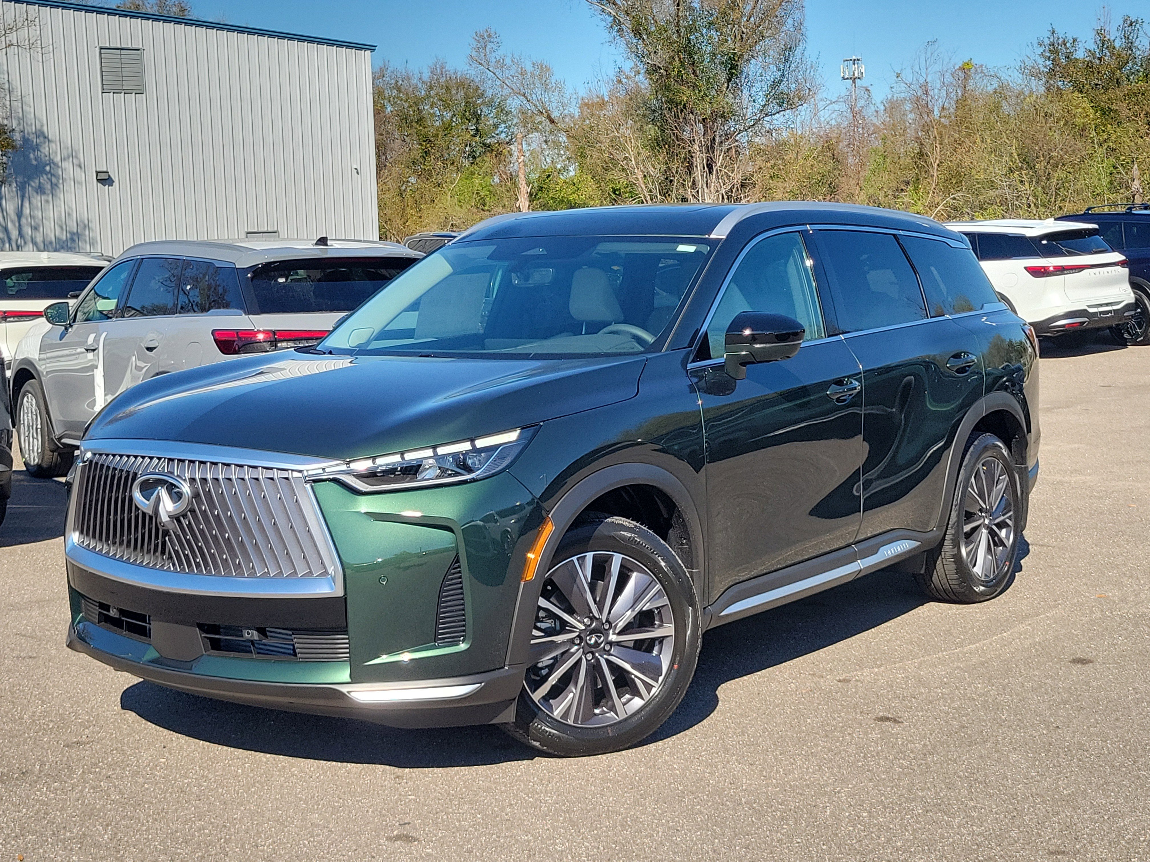 New 2026 INFINITI QX60 Luxe w/ Family Package
