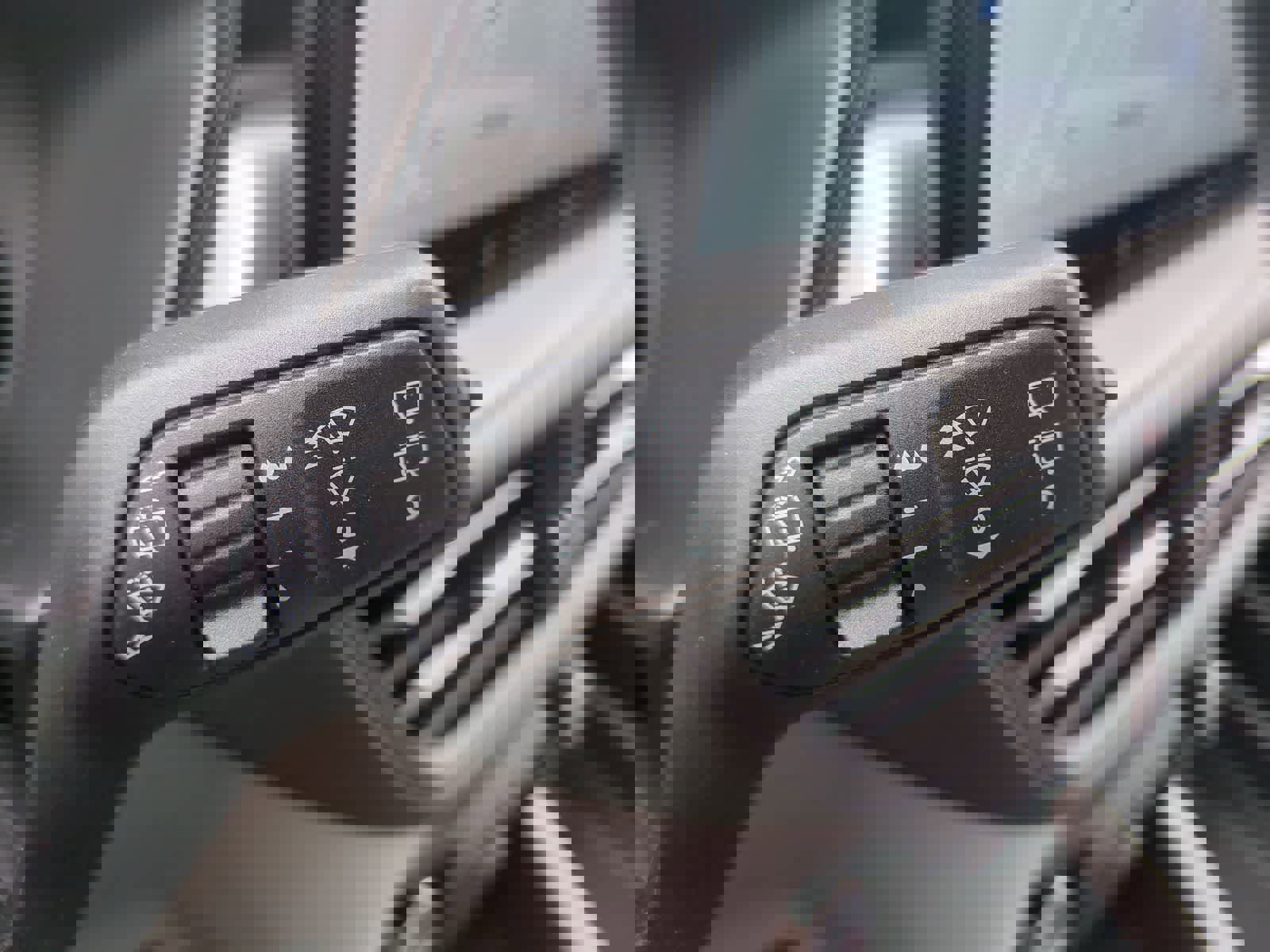 Certified 2025 Ford Escape SE w/ Class II Trailer Tow Package FWD image 25