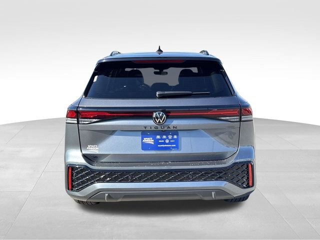 New 2026 Volkswagen Tiguan SE R-Line FWD image 4