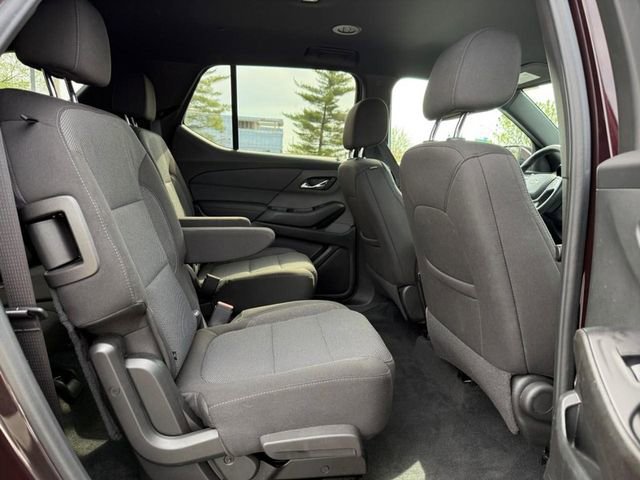 Used 2023 Chevrolet Traverse LT image 10