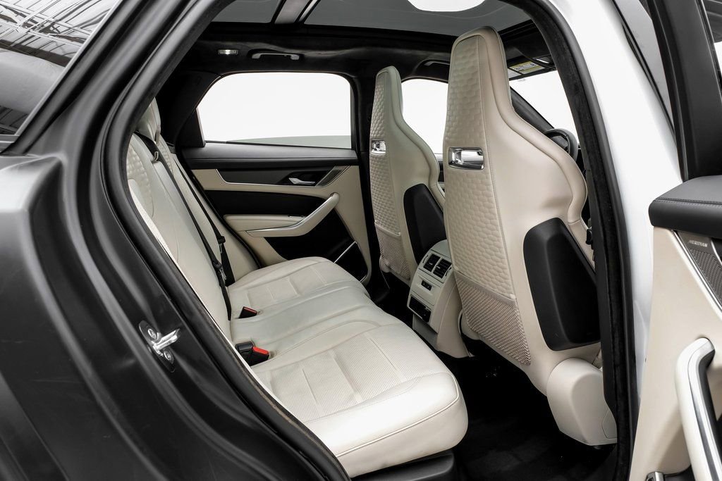 Used 2023 Jaguar F-PACE SVR image 29