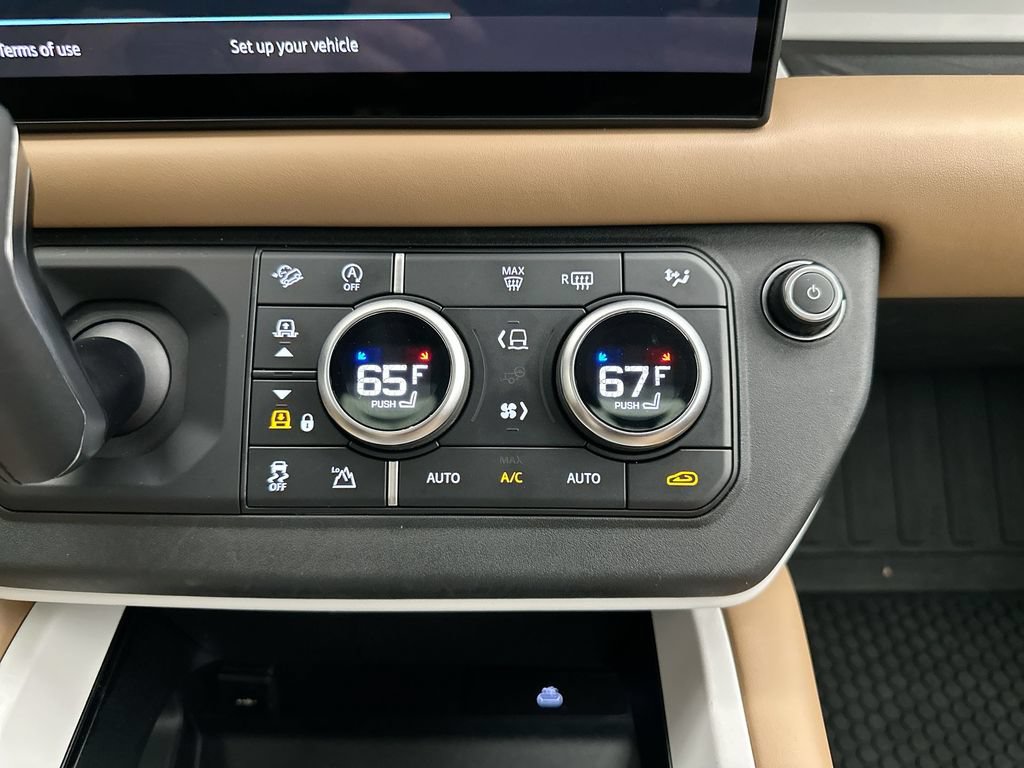 Certified 2025 Land Rover Defender 110 S AWD/4WD image 25