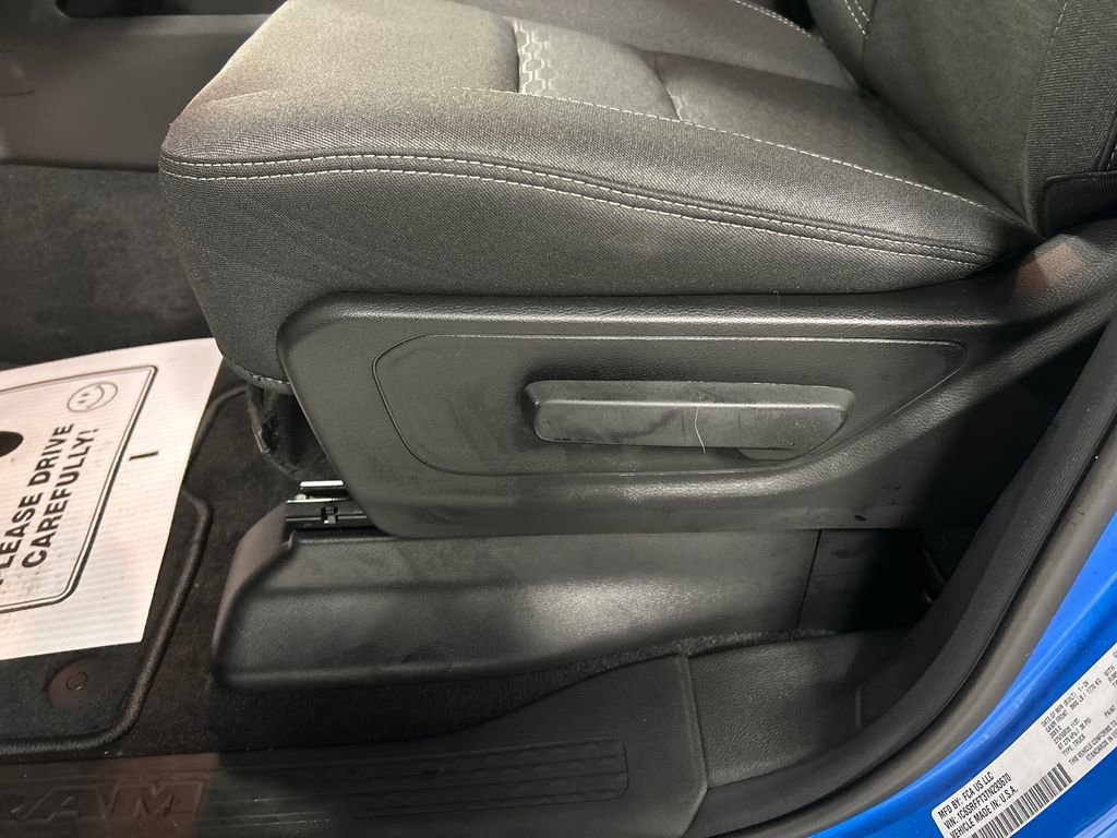 New 2026 RAM 1500 4x4 Crew Cab image 11