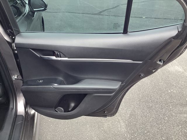 Used 2020 Toyota Camry SE FWD image 34