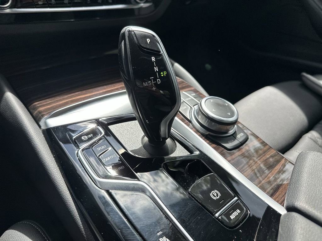 Used 2022 BMW 530i xDrive w/ Convenience Package AWD/4WD image 24