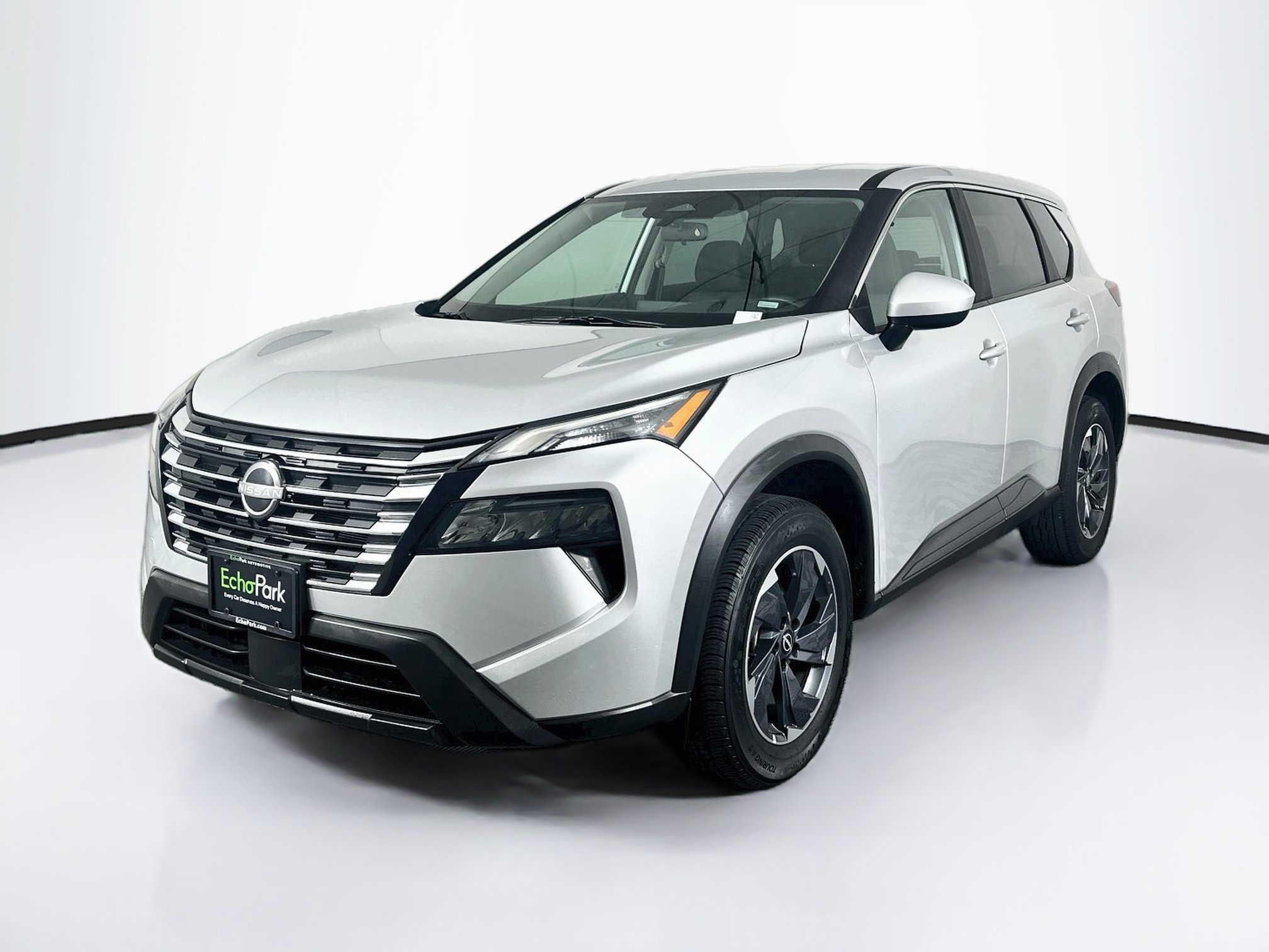 Used 2024 Nissan Rogue SV FWD image 3