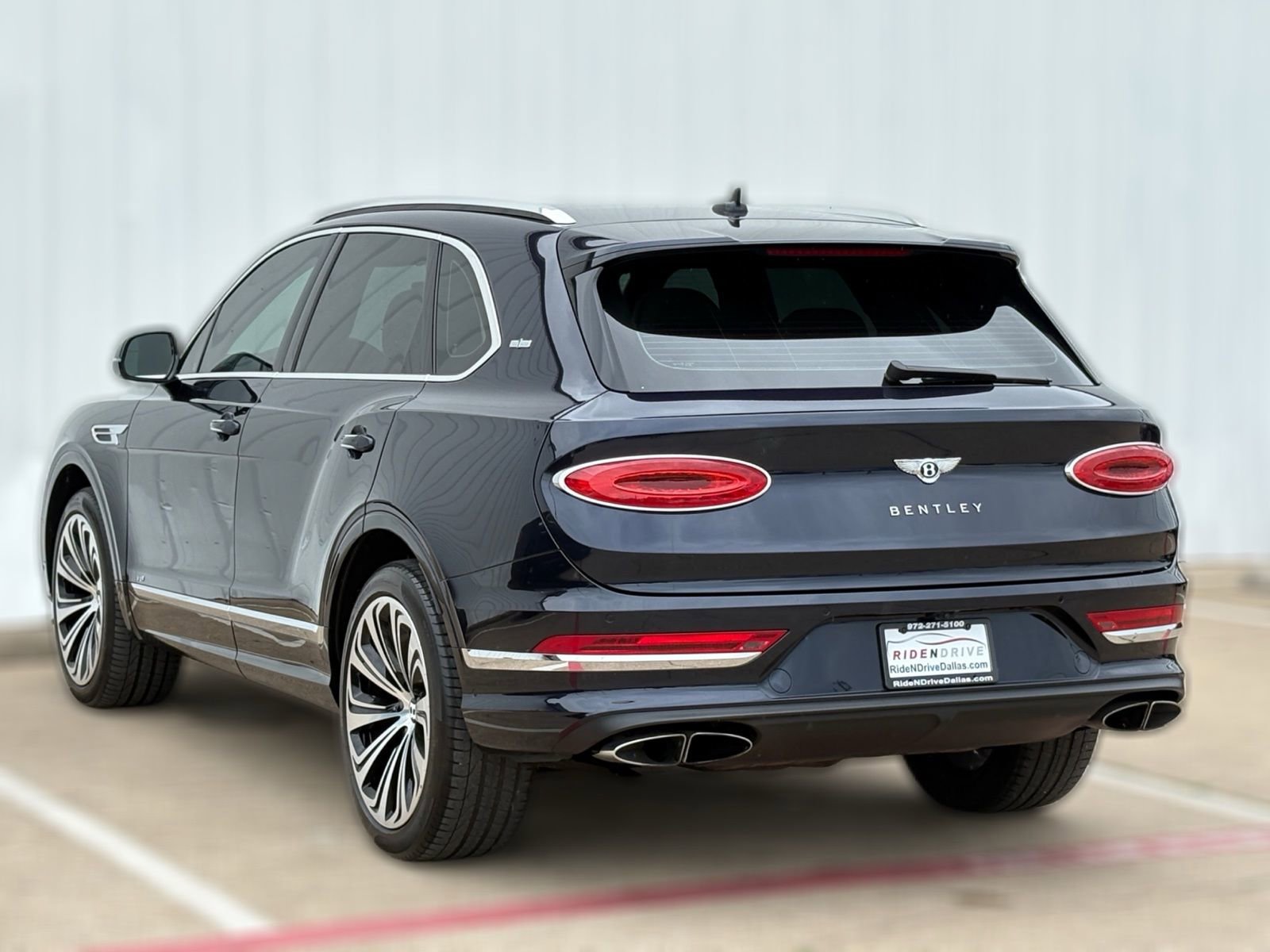 Used 2021 Bentley Bentayga AWD/4WD image 6
