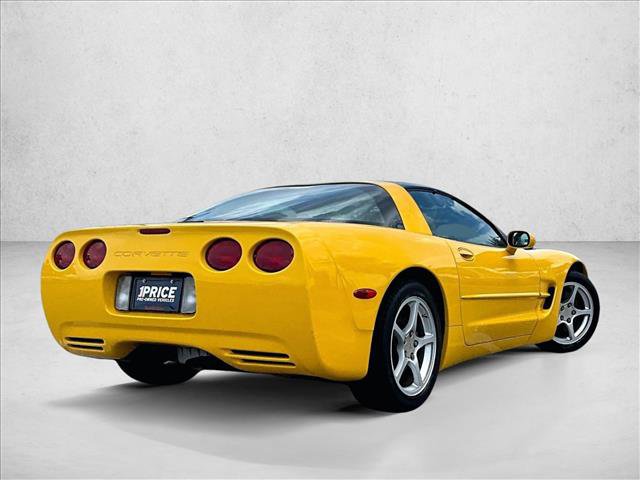 Used 2000 Chevrolet Corvette Coupe w/ Performance Handling Pkg RWD image 2