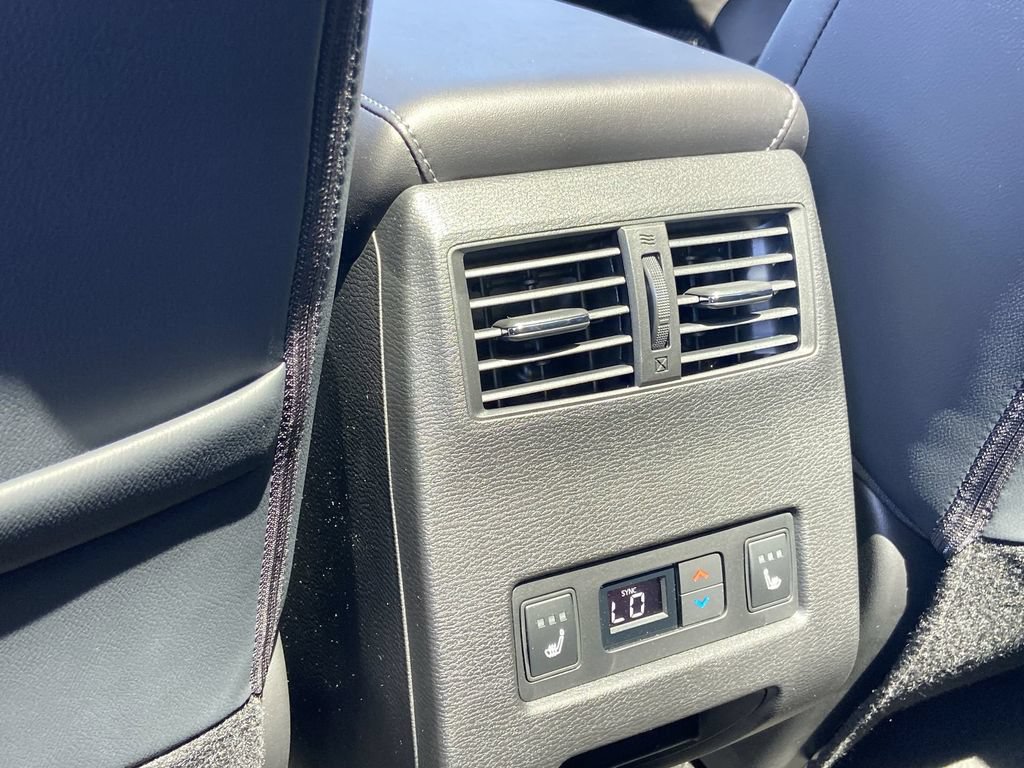 New 2026 Mitsubishi Outlander SEL FWD image 18