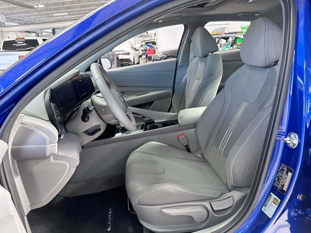 Used 2025 Hyundai Elantra SEL FWD image 14