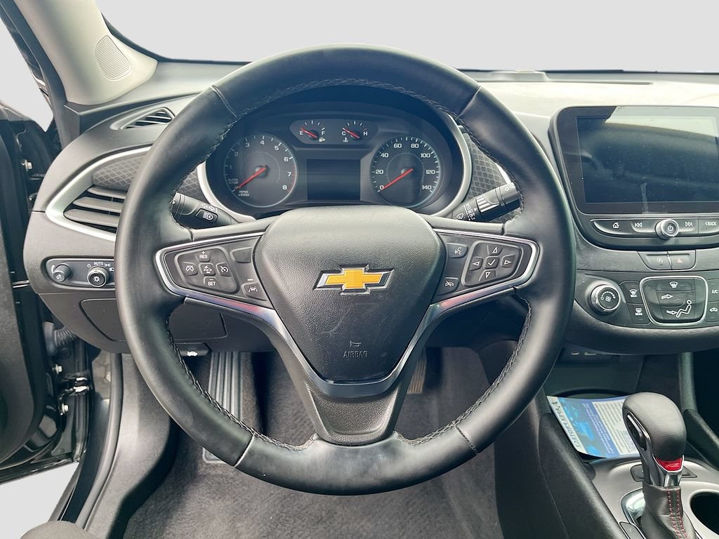 Used 2025 Chevrolet Malibu RS FWD image 11