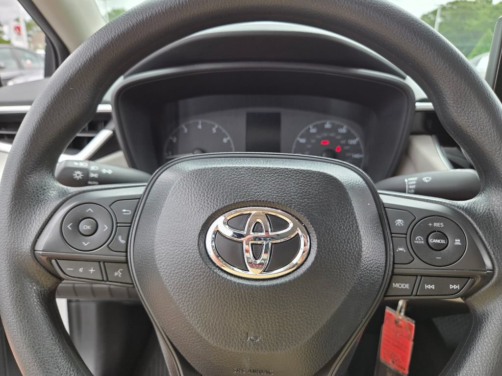 Certified 2025 Toyota Corolla LE FWD image 22