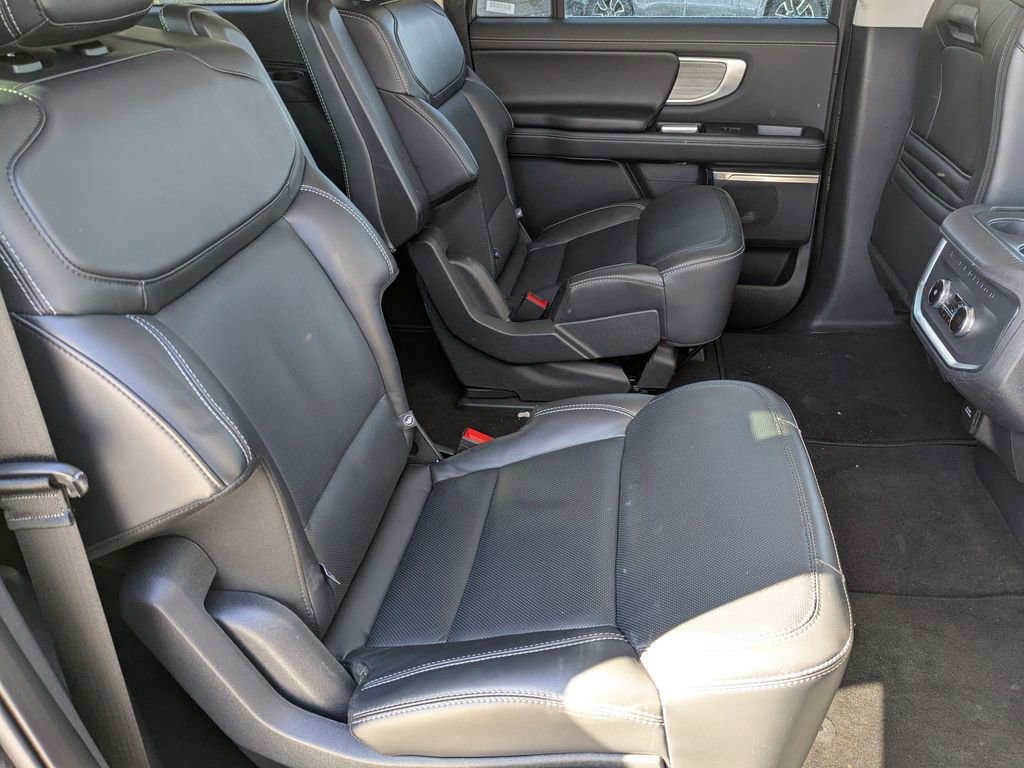 Used 2025 Ford Expedition Max Platinum image 41