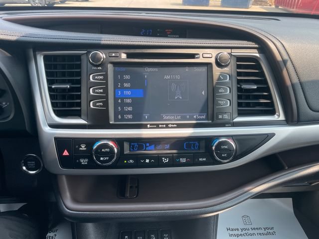 Used 2017 Toyota Highlander XLE w/ Protection Package #3 AWD/4WD image 12