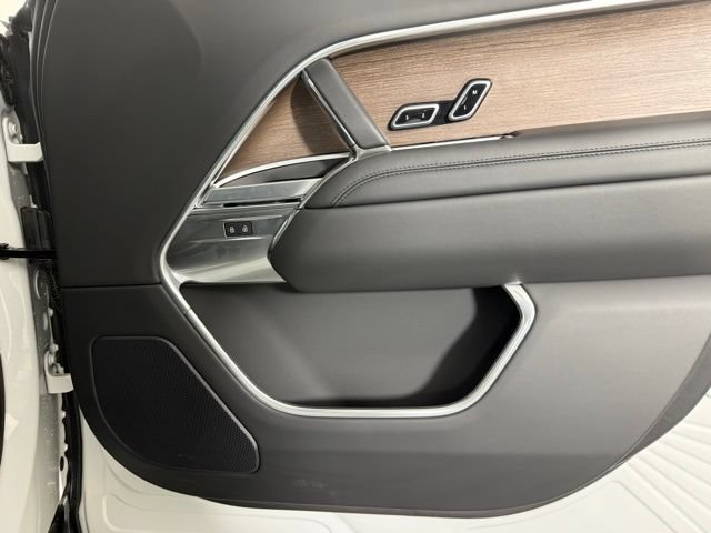 Used 2025 Land Rover Range Rover SE AWD/4WD image 30